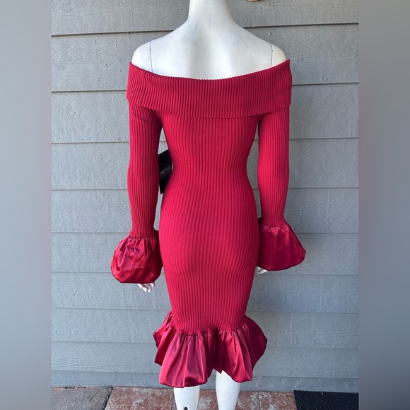 AKIRA Off-Shoulder Red Long Sleeve Dress - Picture 2 of 2